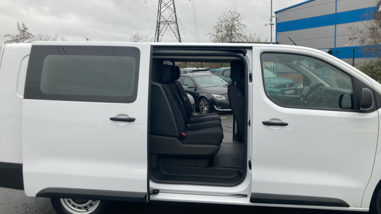 Vauxhall Vivaro L2 Diesel 2.0 Turbo D 145 Prime H1 Double Cab